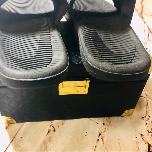 SOLD!!! Nike Flops - Picture 4 of 4